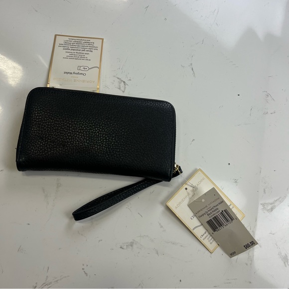Adrienne Vittadini women’s black leather wallet with USB m115-17 - Picture 1 of 3